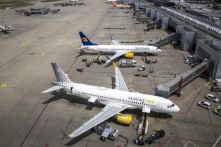 3,1 millions de départs vers l'Espagne ont été recensés par l'OFS en 2024. C'est la destination la plus prisée des Suisses via le trafic aérien. (Photo d'illustration) KEYSTONE/MARTIAL TREZZINI
